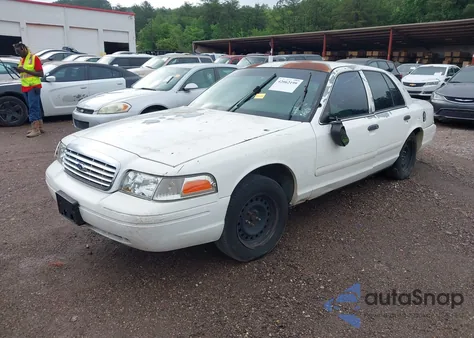 2001 Ford Crown Victoria Police Interceptor from USA, damaged, VIN 2FAFP71W21X165218